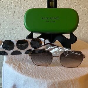 Kate Spade: Brown Wired Sunglasses- Green Case with cleaning cloth